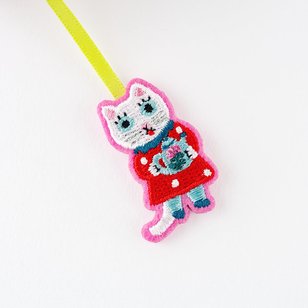 Hobonichi 2026 - Yumi Kitagishi: Embroidered Bookmark - White Cat