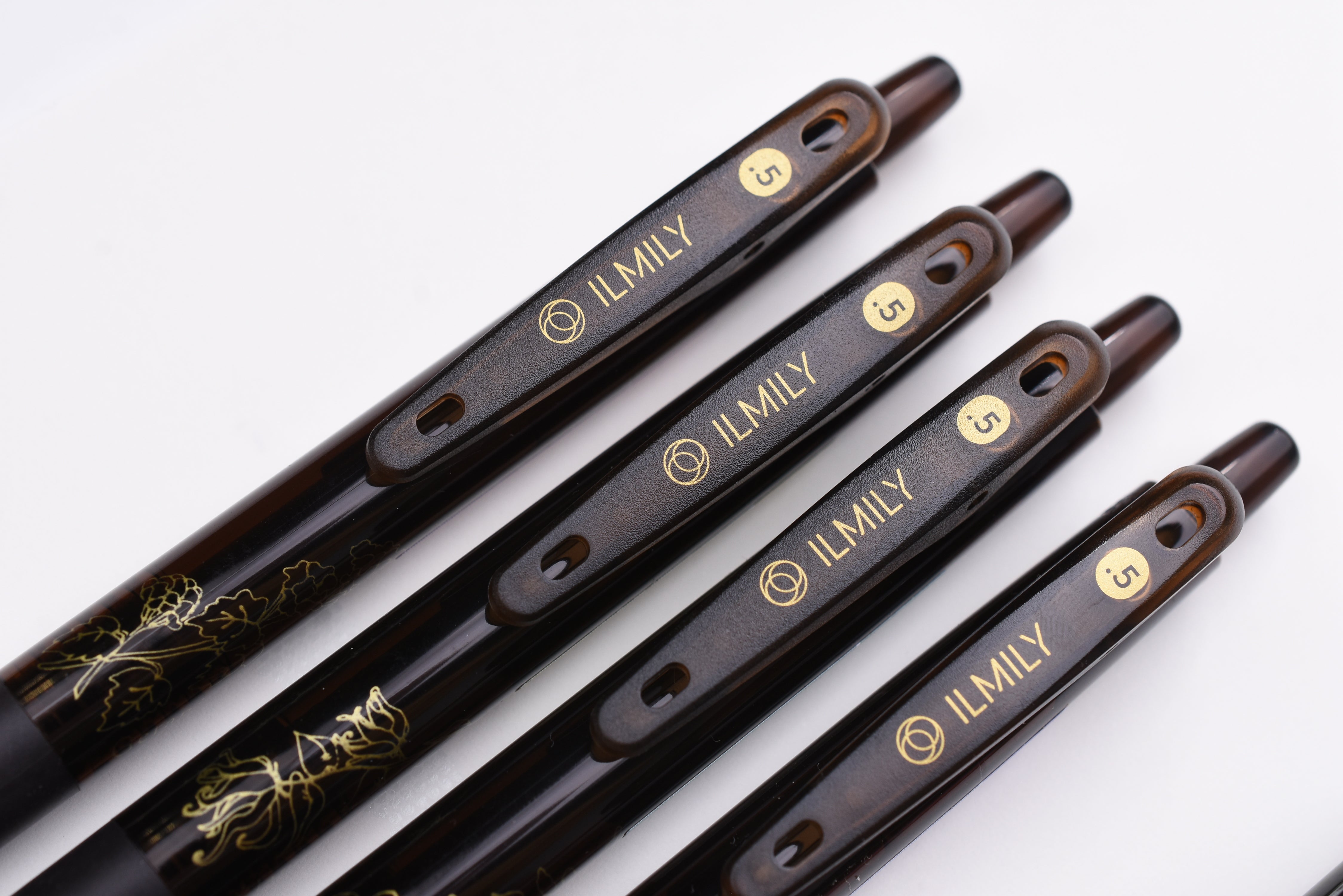 Pilot ILMILY Ballpoint Pen - White Christmas - 2024 Limited Edition - 0.5mm