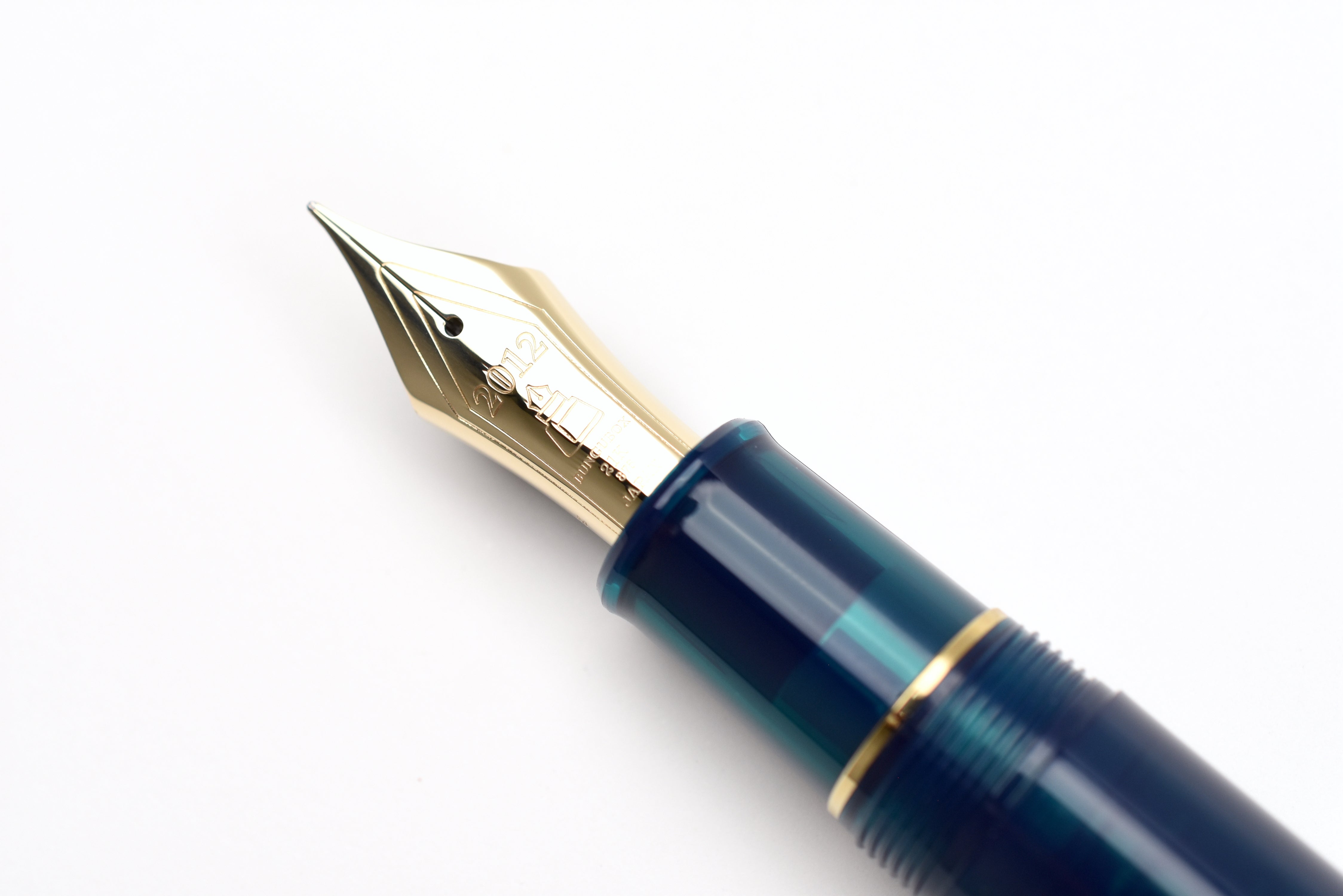 BUNGUBOX Original Oversized Fountain Pen - Fujiyama Blue