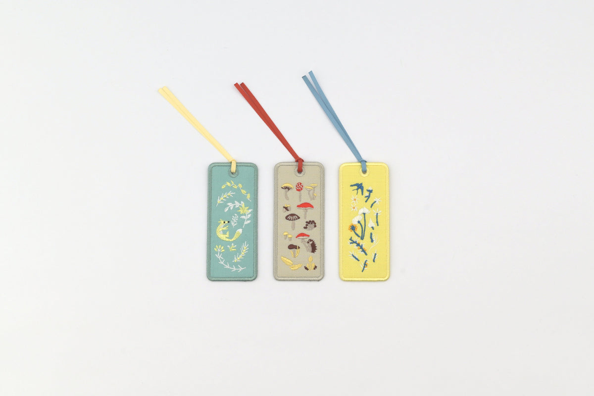 Gakken - annas - Embroidery Bookmark